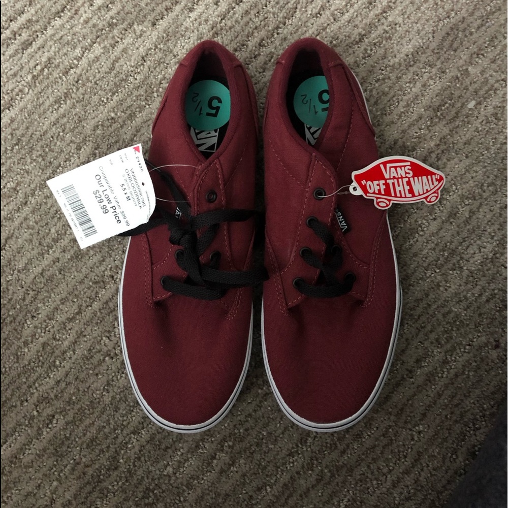 Size 5 and a half in boys!